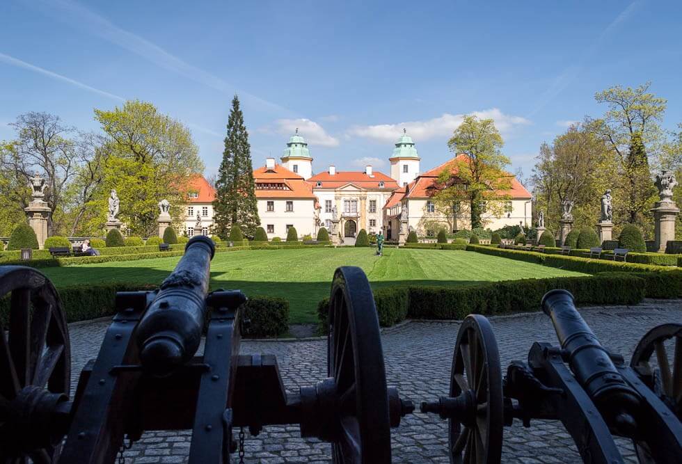 Замок Ксенжа в Польше